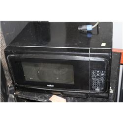 SALTON MICROWAVE