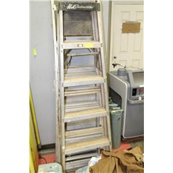 LOUISVILLE 6' ALUMINUM LADDER