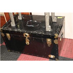 ESTATE METAL TRUNK