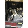 Image 1 : BOX OF VINTAGE SKATES