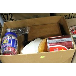 BOX OF ASSORTED VINTAGE JEWELLERY AND BUTTONS