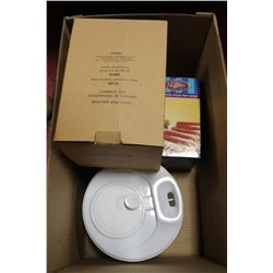 BOX OF KITCHEN EQUIPMENT INCLUDES FOOD PREP