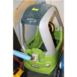 CHILDRENS RIDING CAR ON CHOICE: GREEN