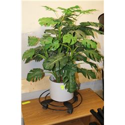 ARTIFICIAL PLANT ON STAND