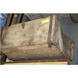 VINTAGE HORSE PACK BOX - WOODEN