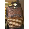 Image 1 : STACK OF WICKER BASKETS