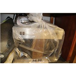 COFFEE MAKER WITH POT