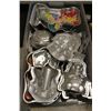 Image 1 : TOTE FULL OF ASSORTED THEMED BAKING SHEETS