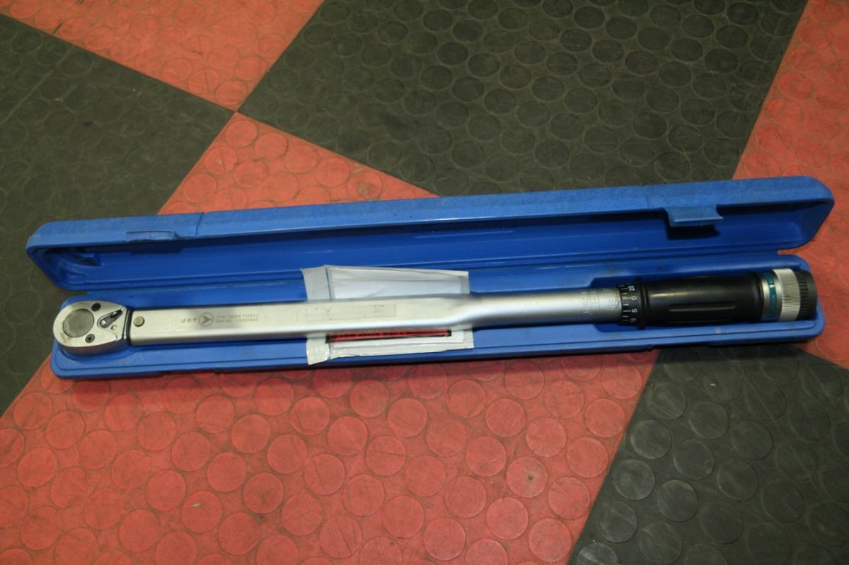JET 1/2" DRIVE 250 LB TORQUE WRENCH