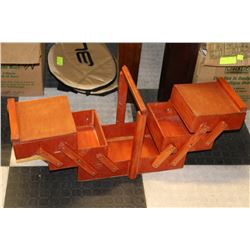 VINTAGE 8 COMPARTMENT PULLOUT SEWING BOX