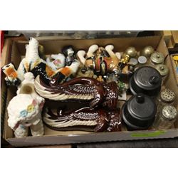 LOT OF 6 TOTES AND FLATS OF ORNAMENTS, CREAM &