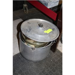 VINTAGE POT & JAR WITH VINTAGE TIN