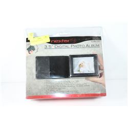 DIGITAL PHOTO ALBUM