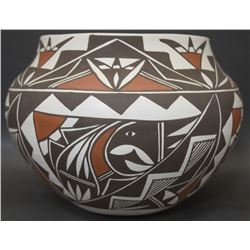 LAGUNA POTTERY JAR (DAVIS)