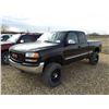 Image 2 : 2002 GMC SIERRA EXTENDED CAB TRUCK