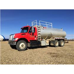 2006 INTERNATIONAL 7400 DT570  6X4 WATER TRUCK