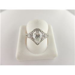 135-13984:18K white gold diamond ring