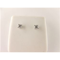 171-25961:14K white gold diamonds stud earrings