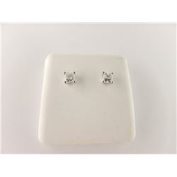 172-15053:14K white gold diamond stud earrings
