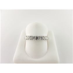 160-21908:14K white gold diamond anniversary ring