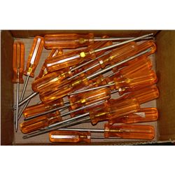 24 ASSORTED SCREW DRIVERS