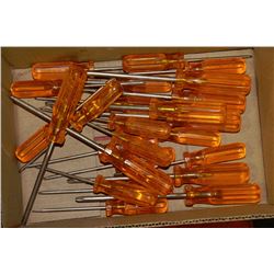 24 ASSORTED SCREW DRIVERS
