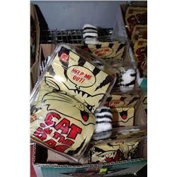 6 CATS IN THE BAG - NEEDS AA BATTERIES