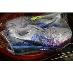 PAIR OF NIKE RUNNING SHOES - SIZE 9.5
