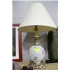 Image 1 : VINTAGE LAMP
