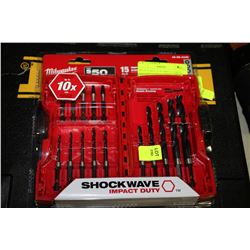 MILWAUKEE 15 PC IMPACT DRILL AND DRIVESET