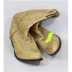MENS COWBOY BOOTS - SIZE 11.5 M