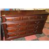 Image 2 : DARK WOOD BEDROOM SET INCLUDING 9-DRAWER DRESSER