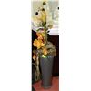 Image 1 : VASE WITH ARTIFICIAL FLOWERS