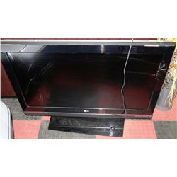 LG TV - 42" - LCD TV