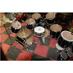 EXPORT SERIES 16 PIECE PEARL DRUM SET
