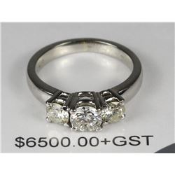 3 STONE SET DIAMOND & WHITE GOLD RING
