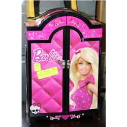 BARBIE WARDROBE AND COMPACT