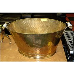 LARGE BRASS WASHTUB
