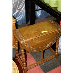 DROP LEAF TABLE 32" WIDE WITH LEAVES