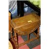Image 1 : DROP LEAF TABLE 32" WIDE WITH LEAVES