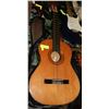 Image 1 : GUITAR CLASSICAL WITH BAG CASE