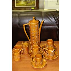 "TOTEM" BY SUSAN WILLIAMS-ELLIS POTTERY TEA SET