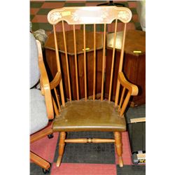 WOOD ROCKING CHAIR
