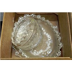 BOX OF CLEAR GLASS PLATES/BOWLS/VASE