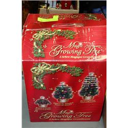 MECHANICAL GROWING MUSICAL CHRISTMAS TREE