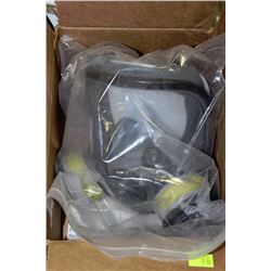 FULL FACE RESPIRATOR AND SPARE CARTRIDGES