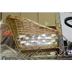 GOLDEN SANTA SLEIGH ORNAMENT