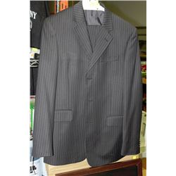 MEN'S MEXX SUIT - SIZE 52
