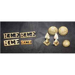 D10. Canadian Engineer Collar, title, button lot