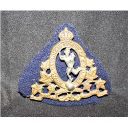 D11. Royal Canadian Corps of Signals Cap Badge